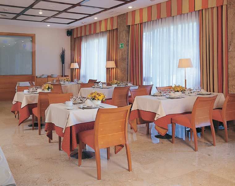 Nh Luz Huelva Hotel Restaurant foto